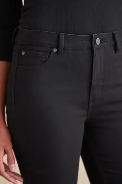 Soft Surroundings Jeans|Ultimate Denim Straight Leg Jeans
